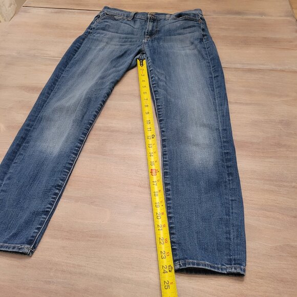 7 For All Mankind Cropped Skinny  Medium Wash Distressed Jeans Sz 28 - Picture 8 of 11
